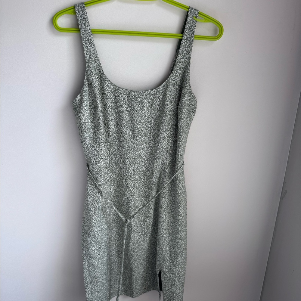 Elegant Sage Green Sleeveless Dress